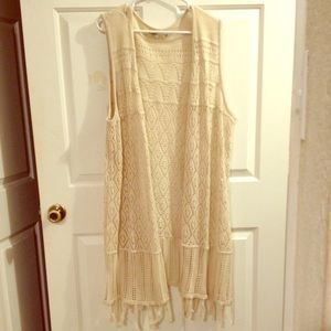 Off white crochet vest 22/24